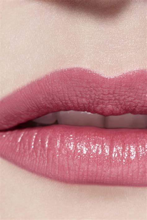 Magical Moments: Enhancing Your Lips with Exceedingly Magical Lip Gloss